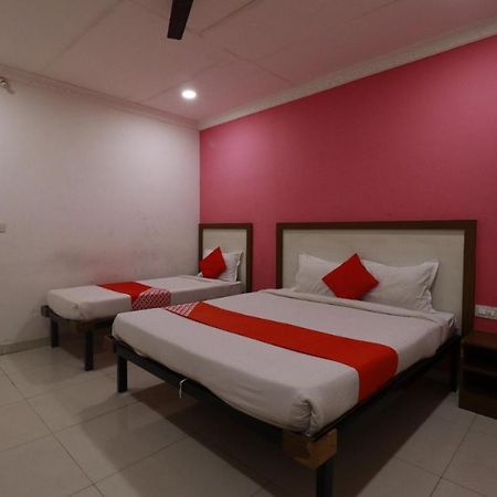 העיר בנגלור Hotel Abhimani Inn מראה חיצוני תמונה