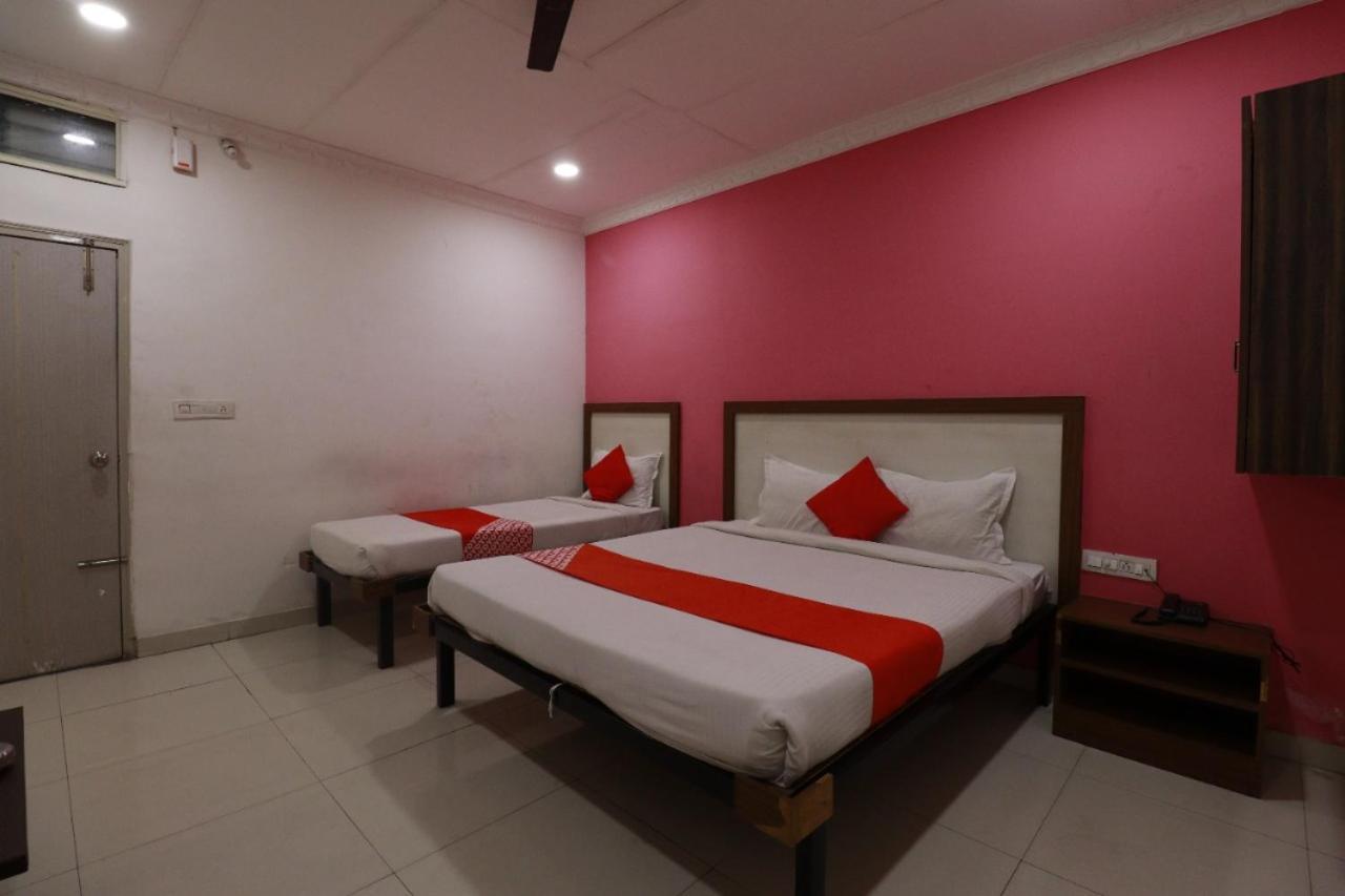 העיר בנגלור Hotel Abhimani Inn מראה חיצוני תמונה